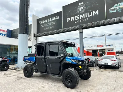 Can-Am Defender HD10