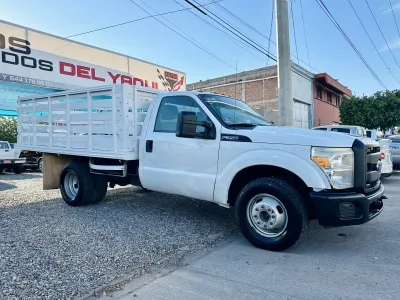 Ford Super Duty F-350 2012 · Camión Ligero