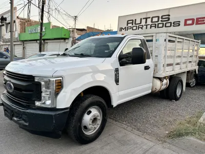 Ford Super Duty F-350 2019 · Camión Pesado