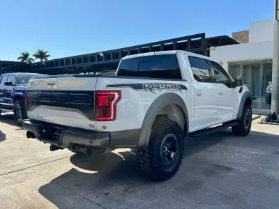Ford Lobo