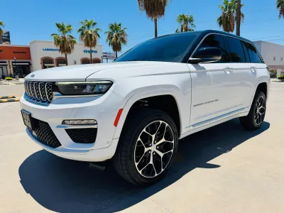 Jeep Grand Cherokee Summit 2023