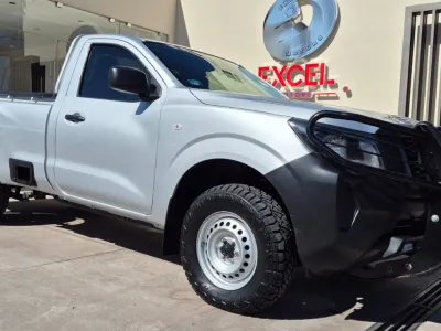 Nissan NP300